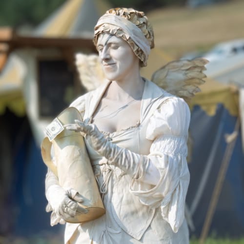 Faye the Living Statue